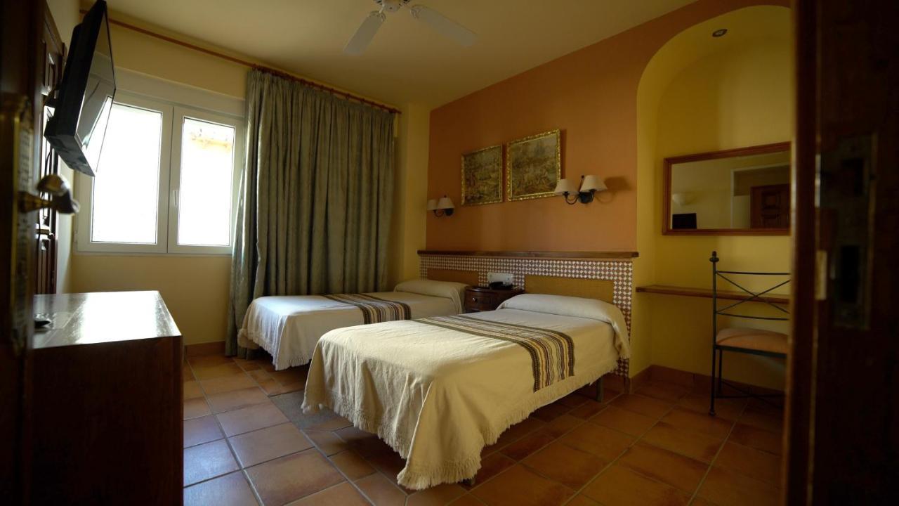 Balneario De Alicun De Las Torres Villanueva de las Torres Eksteriør billede