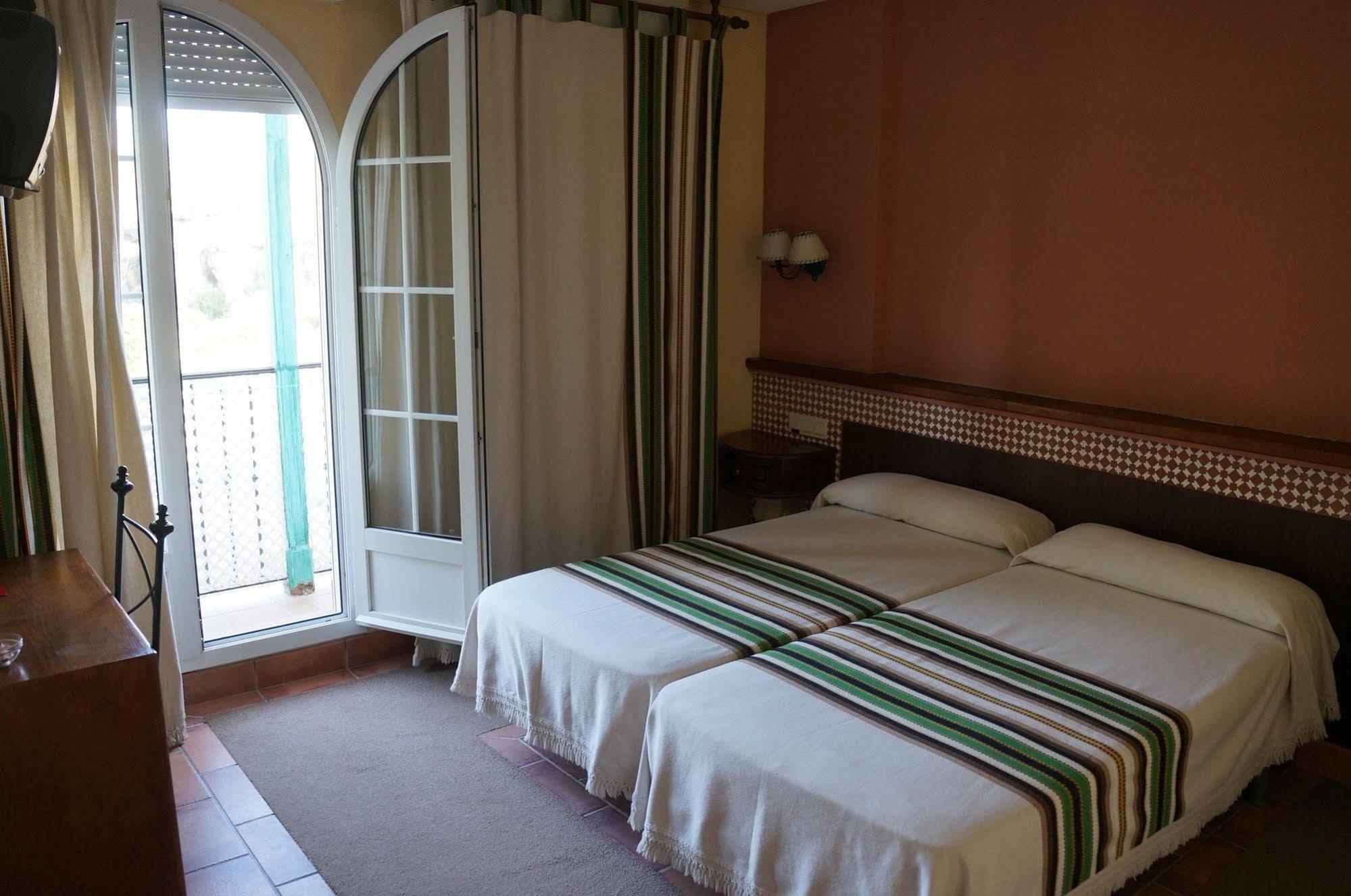 Balneario De Alicun De Las Torres Villanueva de las Torres Eksteriør billede