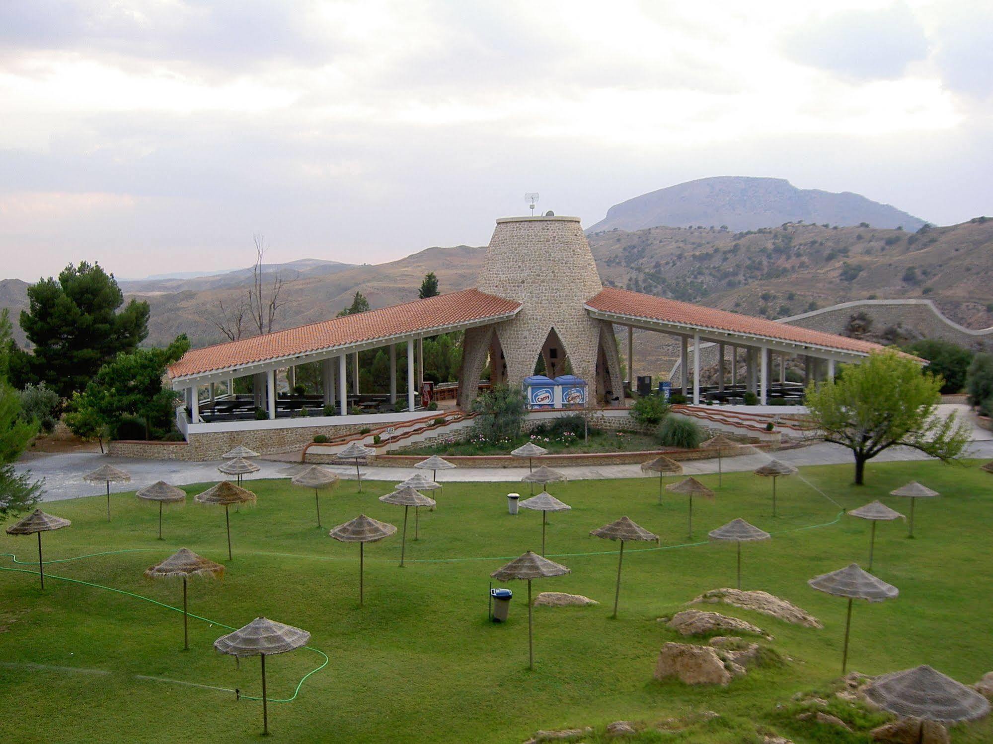 Balneario De Alicun De Las Torres Villanueva de las Torres Eksteriør billede